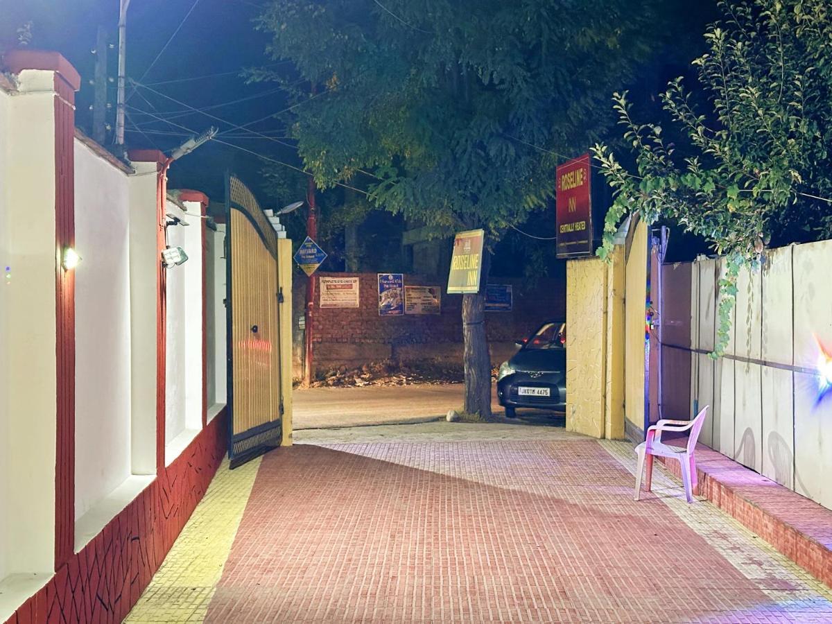 Roseline Inn Srinagar  Exterior photo