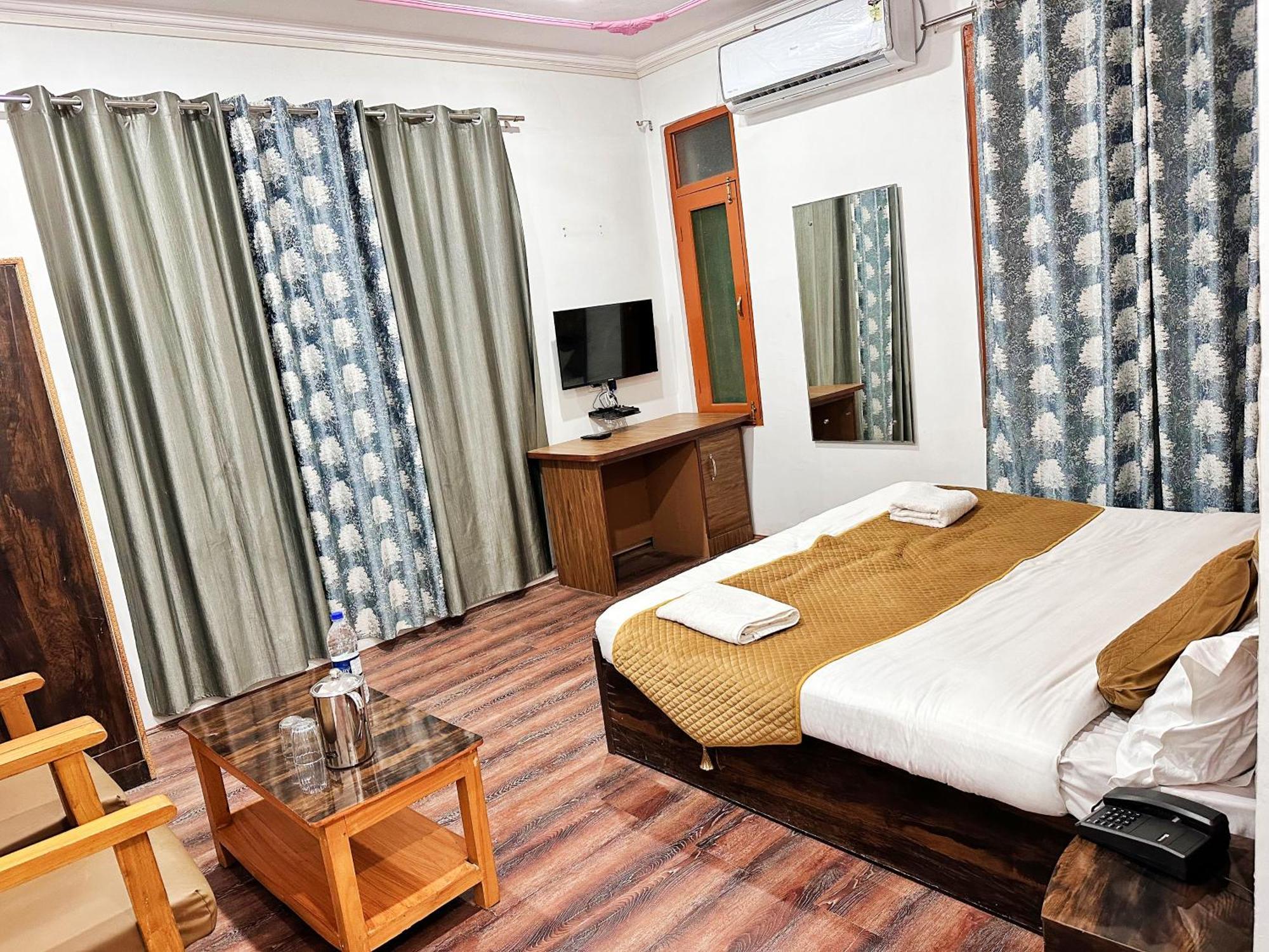 Roseline Inn Srinagar  Exterior photo