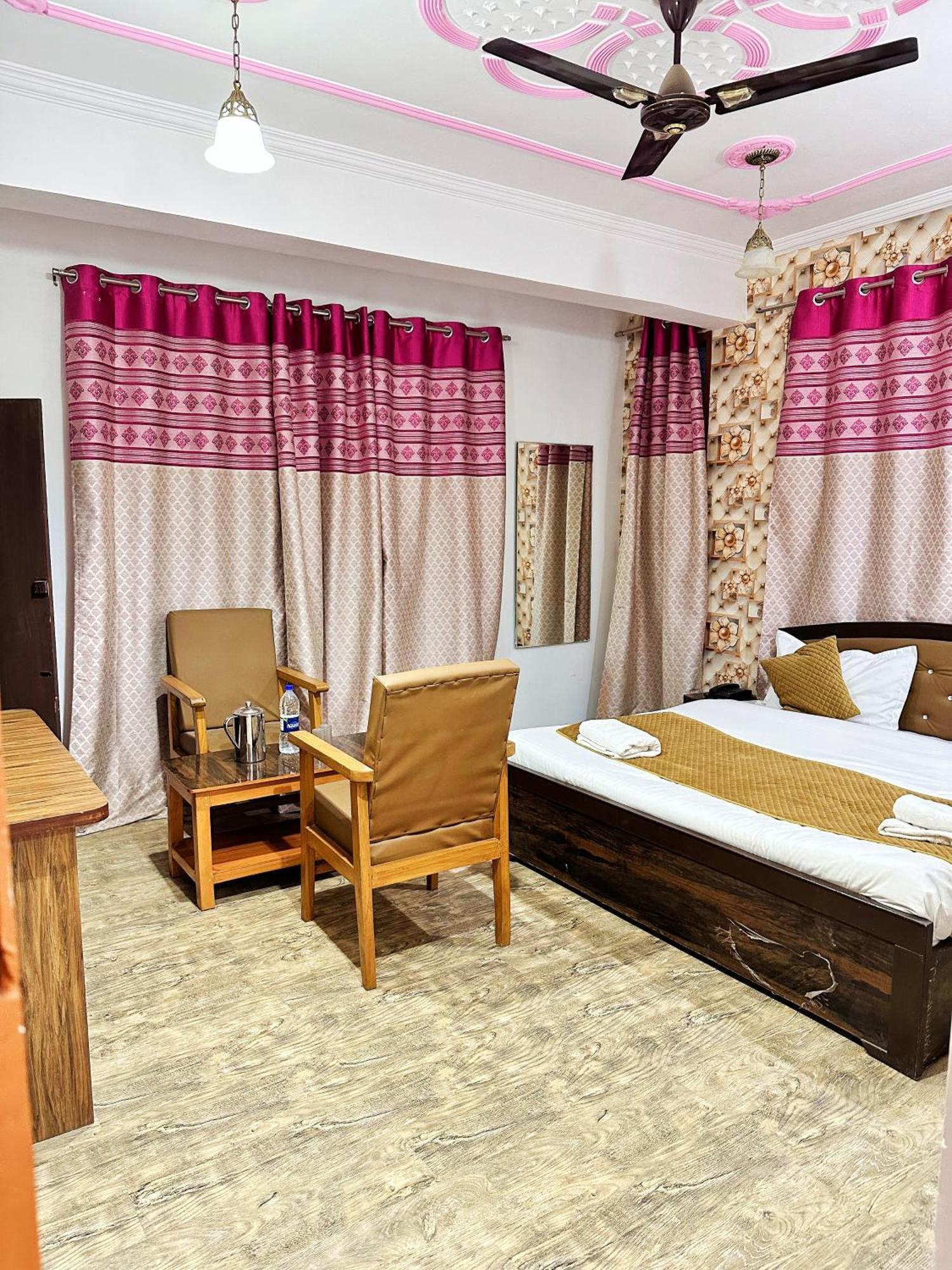 Roseline Inn Srinagar  Exterior photo