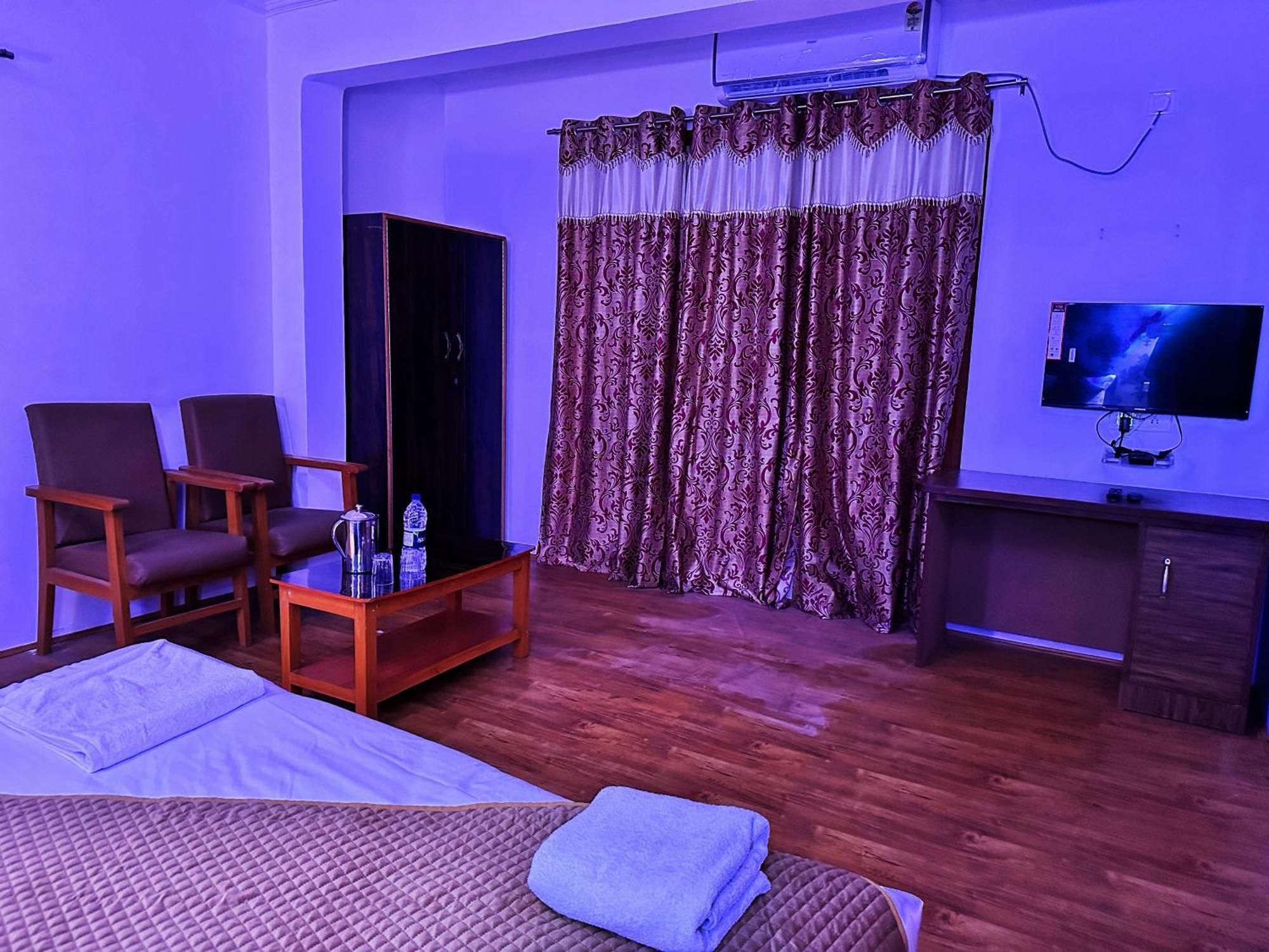 Roseline Inn Srinagar  Exterior photo